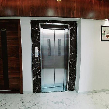Hotel Sai Pratik, Newly Built Up, Complimentary Shuttle To The Temple شيردي المظهر الخارجي الصورة