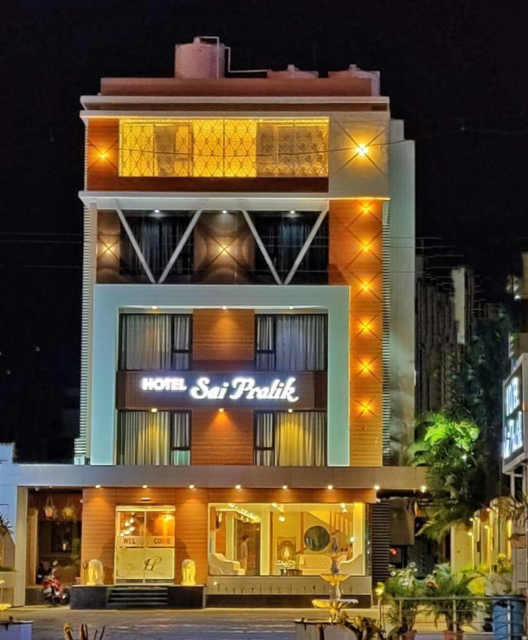 Hotel Sai Pratik, Newly Built Up, Complimentary Shuttle To The Temple شيردي المظهر الخارجي الصورة