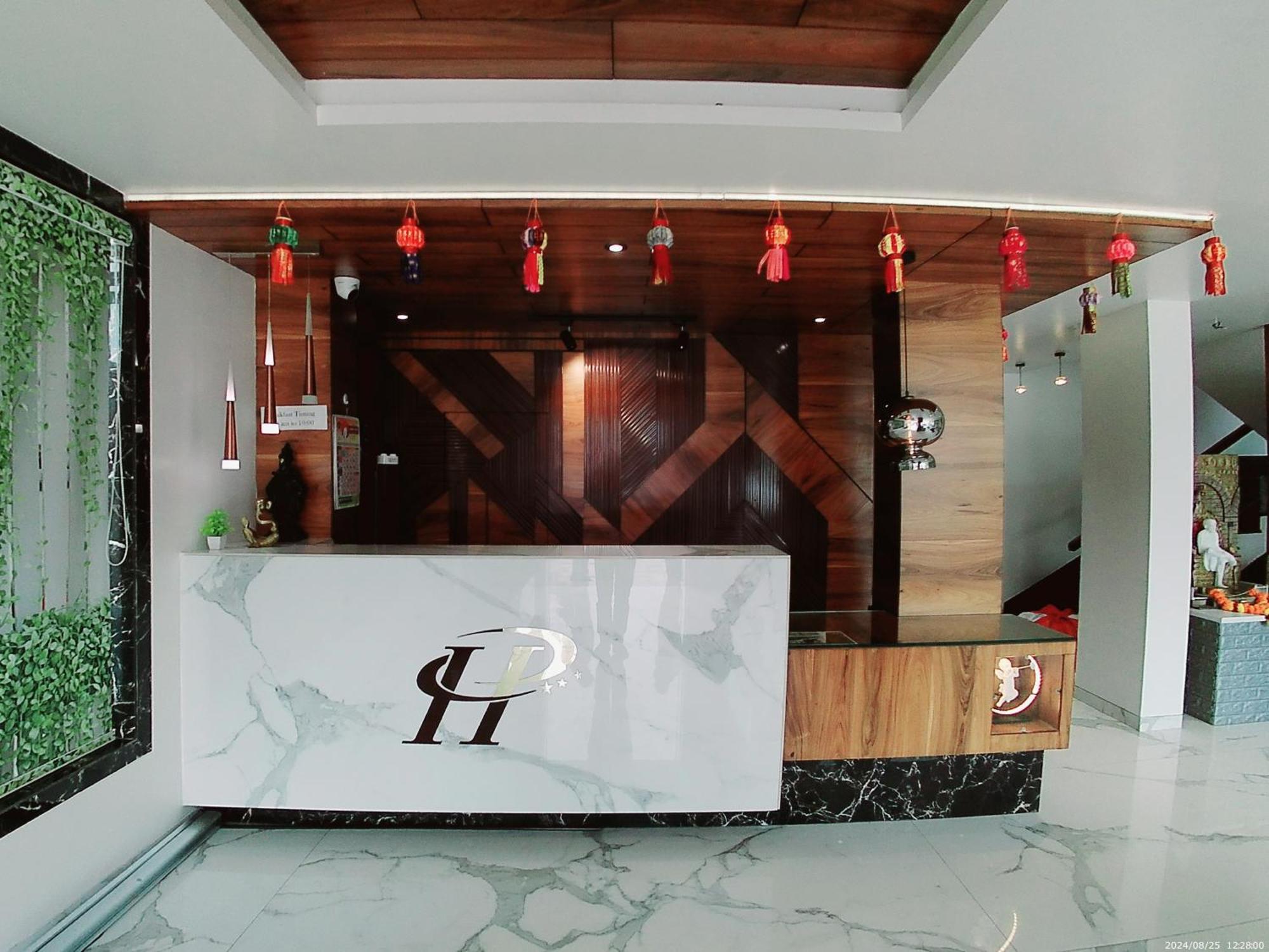 Hotel Sai Pratik, Newly Built Up, Complimentary Shuttle To The Temple شيردي المظهر الخارجي الصورة
