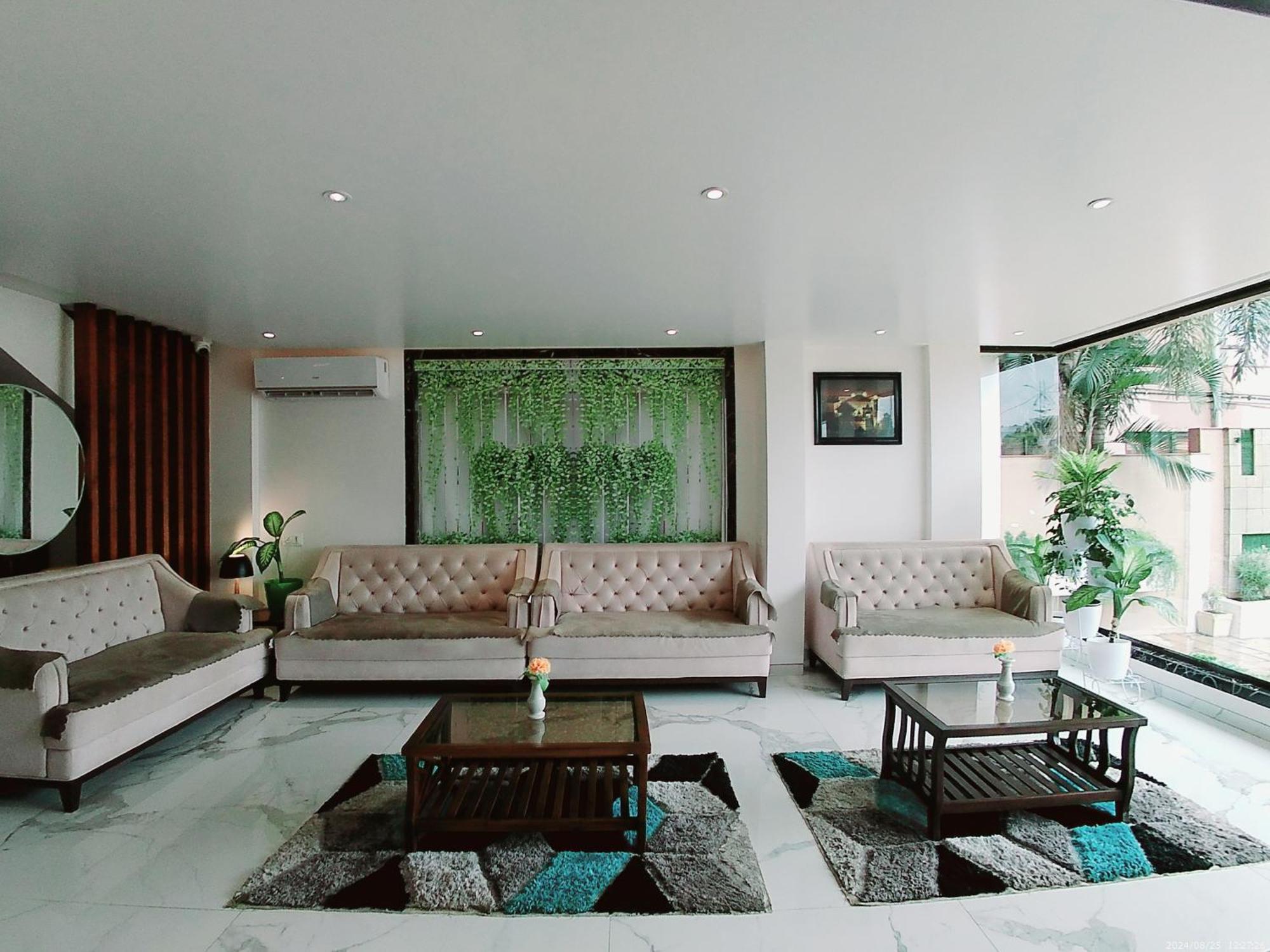 Hotel Sai Pratik, Newly Built Up, Complimentary Shuttle To The Temple شيردي المظهر الخارجي الصورة