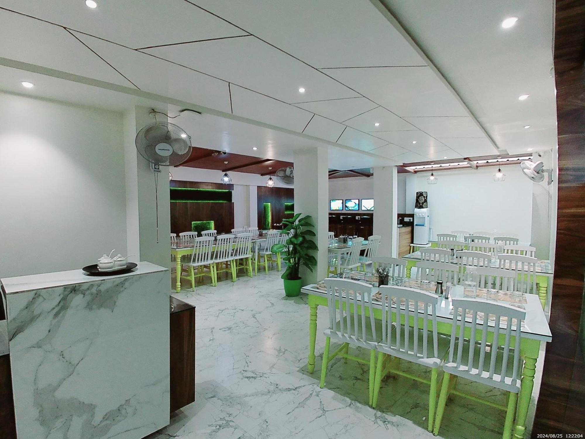 Hotel Sai Pratik, Newly Built Up, Complimentary Shuttle To The Temple شيردي المظهر الخارجي الصورة
